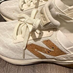 New Balance Cream and Brown Knit Sneakers
